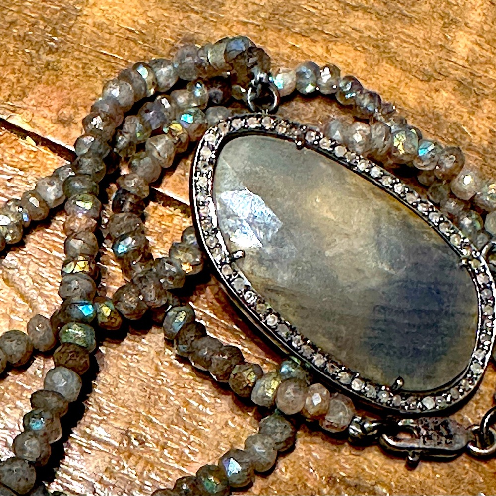 Matana Labradorite and diamond Pavéhandmade necklace